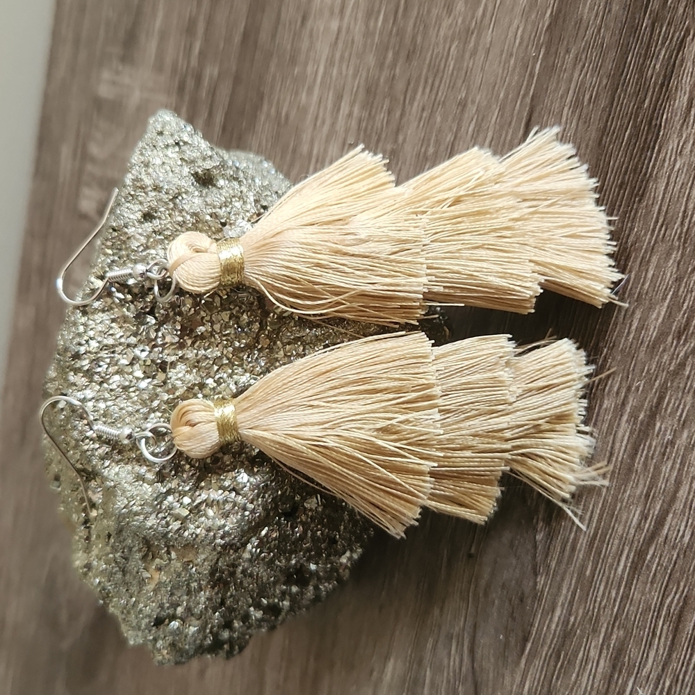Champagne 🍾 Tassel Boho Chic Earrings